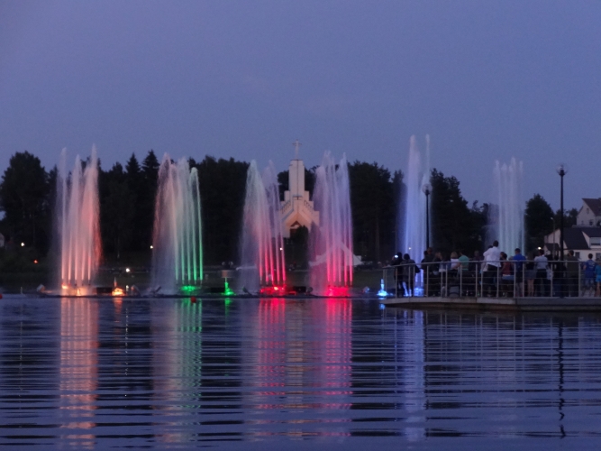 Dauniškio ežero parkas su fontanu 