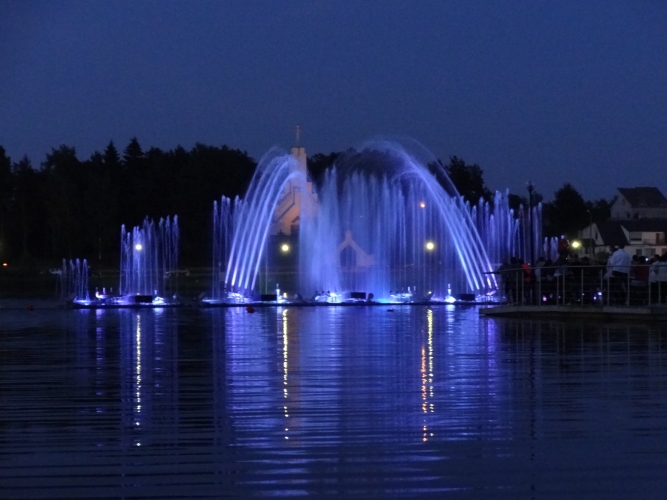 Dauniškio ežero parkas su fontanu